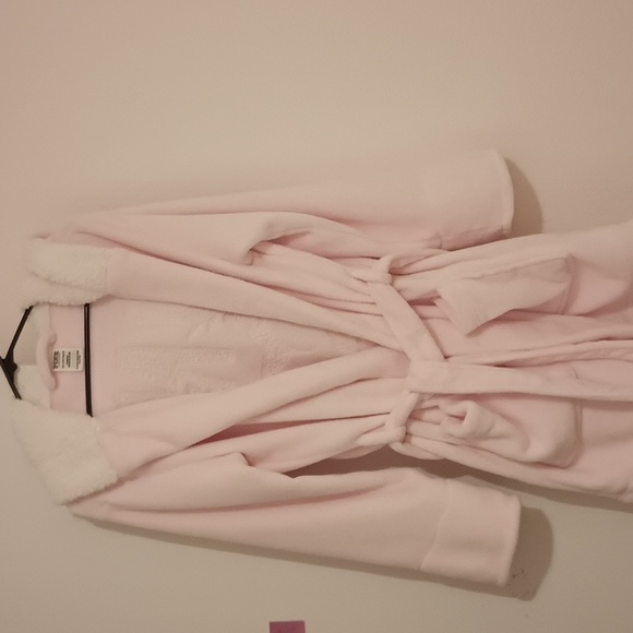 PINK Robe - Picture 2 of 4